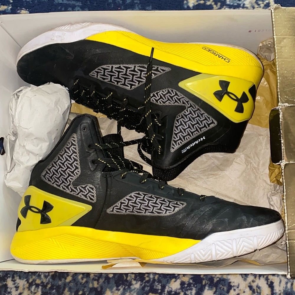 Under Armor Charged Basketball Shoes Size 12 Black/Yellow Clutch Fit Drive